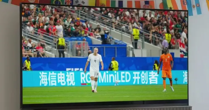 色彩炸了！入手海信UX2026款，客厅直接变身世界杯现场