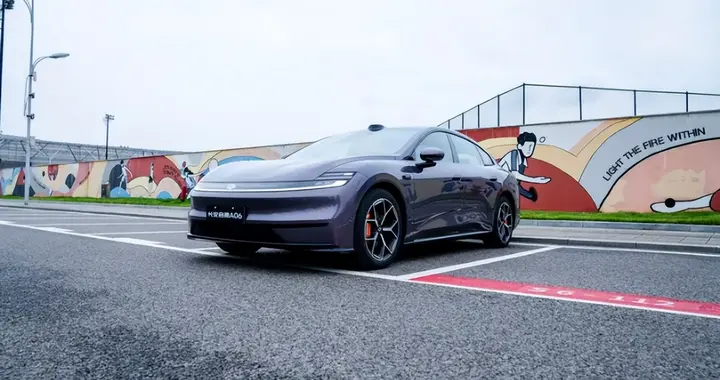 大空间纯电家轿首选：长安启源A6轴距近3米