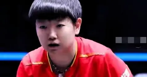 别被“4-1”骗了！孙颖莎这个冠军，是咬着后槽牙拿下的