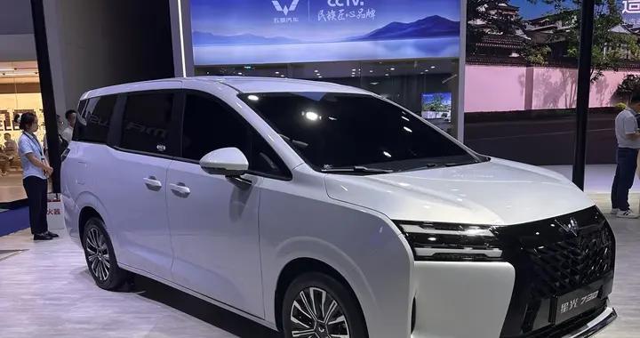 7万级MPV卷王来了！通用全球化五菱星光730真能打
