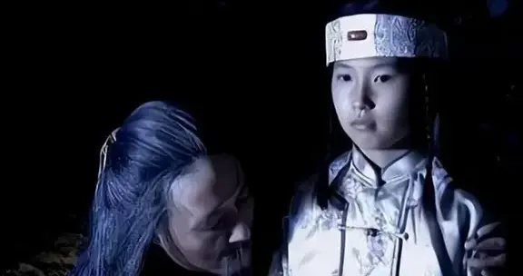 五岁孩童命运与一个帝国的恐惧