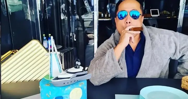 资产超百亿的华裔富豪国外身亡！生前行为诡异，29岁女友称不知情