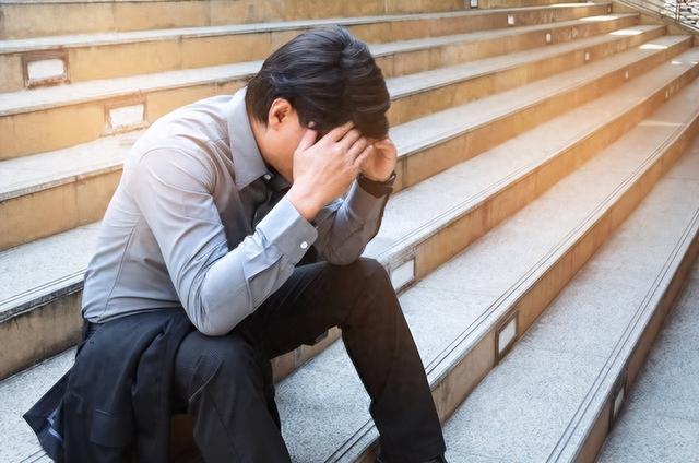 45岁被裁码农现状：曾月入6万多，房贷数百万，不甘心卖房