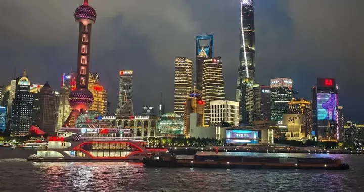 首尔和上海谁更强？首尔941万人口GDP达3593.6亿美元，上海有多少