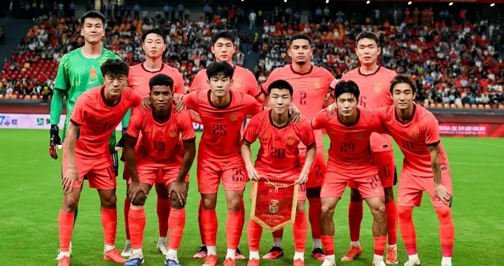 国足三连败0进球连丢9球后，媒体怒斥：有些人不配穿国家队球衣！