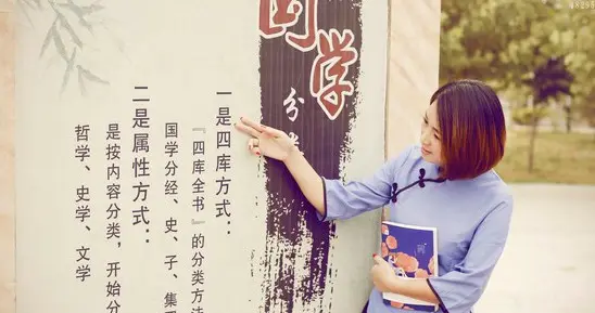 英语是一种特殊交流工具，应该纳入大学专业，不应该作为义务教育