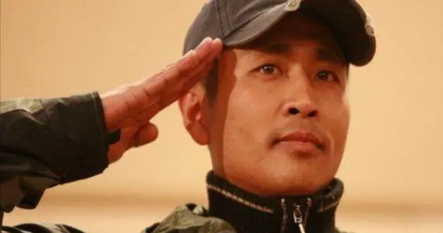 原来他已经去世9年，45岁就英年早逝，王宝强张译在他葬礼上痛哭