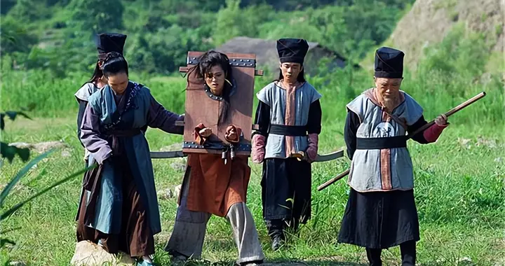 威风的古代衙役，薪水折合人民币月薪仅 225 元？