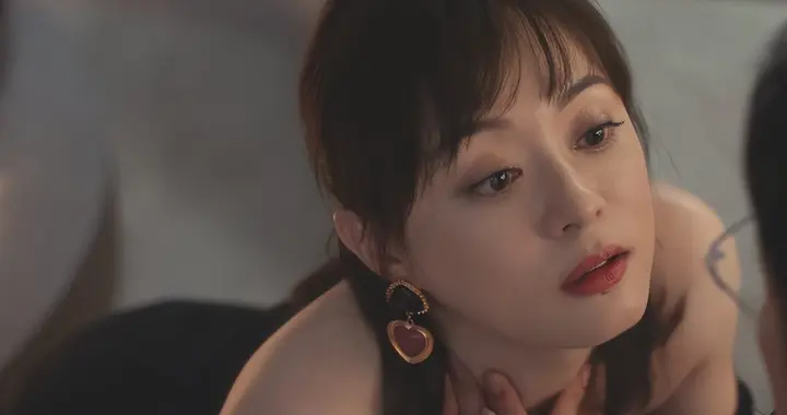 2025电视剧全网收视榜，《许我耀眼》跌至第三，第一收视高达22亿