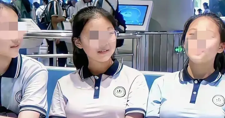 初中女生校服太紧身？家长怒了：这是学校！别逼孩子“不敢跑”