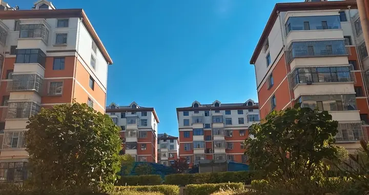 高人说出实话：你家小区什么档次，看外面就知道，差距真明显