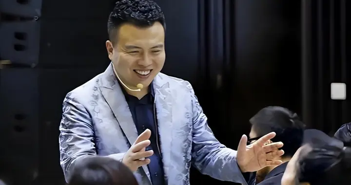 “潜能大师” 头发卖 6 万骗 3.8 亿，浙江高院判他无期大快人心！