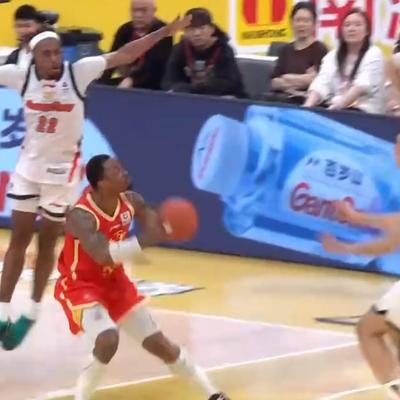 体育课代表：广东双外援半场合砍31分，广