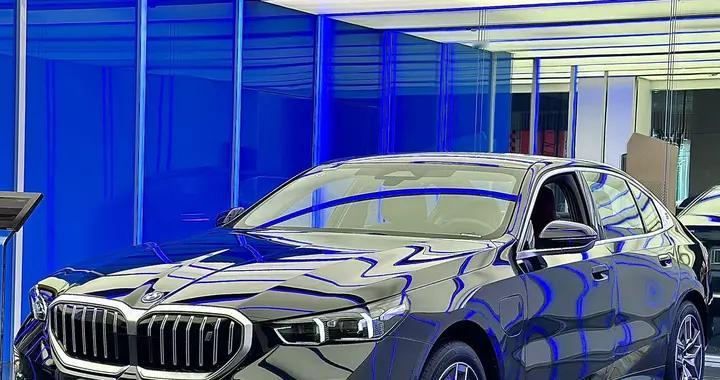 宝马2026款5系与i5将上市，延续经典设计，配置升级，性能