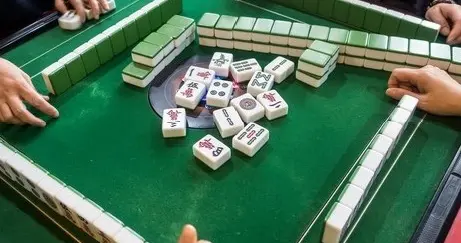 麻将馆就是婚姻介绍所，男人赢了请女人吃饭，女人赢了，免了