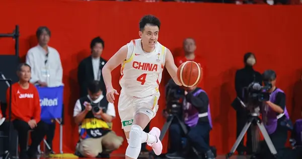 中国男篮战胜澳大利亚！赵继伟毫不客气提出批评，这又是为什么？