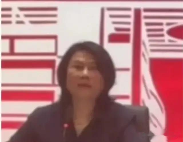 究竟是什么原因促使董明珠输出这种“暴论”