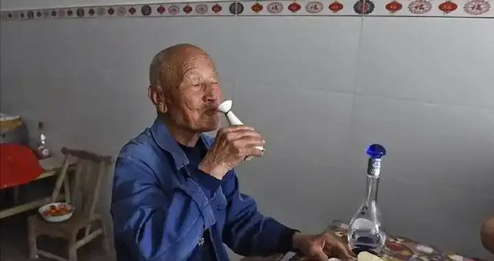 研究发现：每天都喝酒的人，多数到了66岁以后，身体或变成这样！