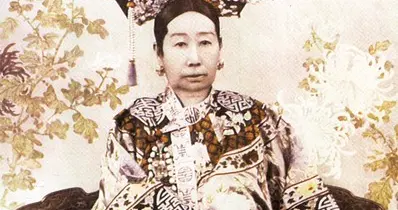 慈禧一顿饭吃掉200个鸡蛋 清宫御膳房账单曝光，真相令人触目惊心
