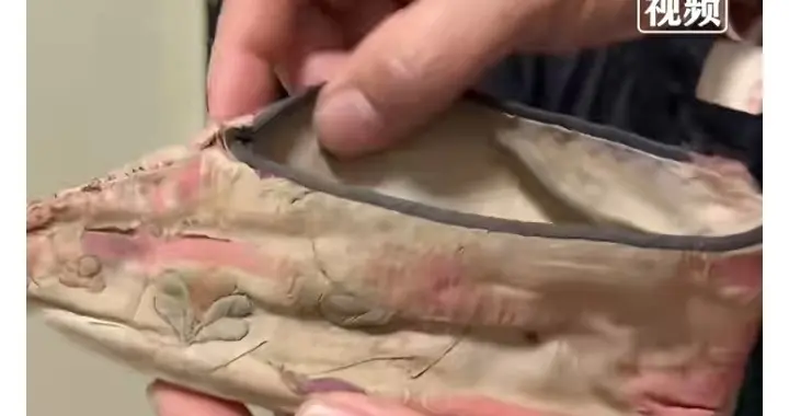 太震撼！老屋翻出百年前三寸金莲鞋和十几张清朝地契，价值不菲