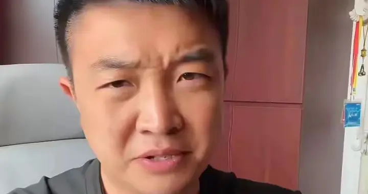 李达森强势出手：李鑫删认亲视频，选养家