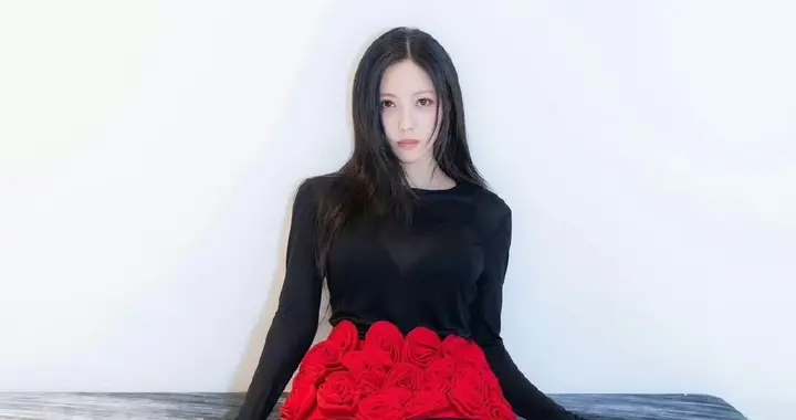 朴孝敏丝袜大长腿写真｜好辣好美的欧尼，一眼万年的性感教科书