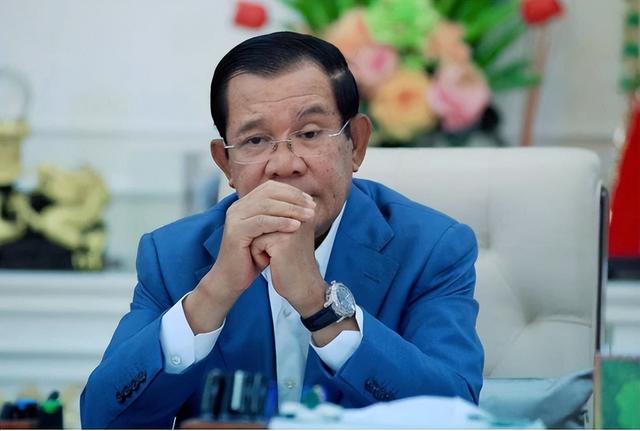 中美都给出了好处，柬埔寨会怎么选？洪森父子交棒时，就想清楚了