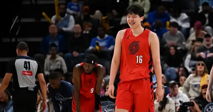 杨瀚森第4次下放发展联盟，詹姆斯26+8失误，四川男篮签NBA庞兹