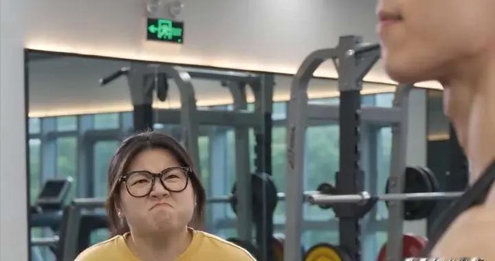 男子在健身房锻炼，遭女子污蔑偷拍，网友：造谣零成本