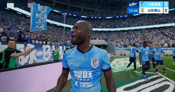 1-1，3-1！中超乱了：大连大爆发碾压泰山 重庆不胜！申花暴雨暂停
