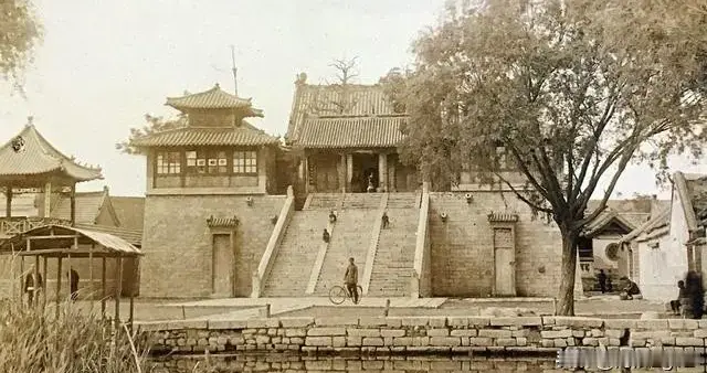 大明湖挖出惊天实锤！济南建城史飙升4200年，全国唯一。