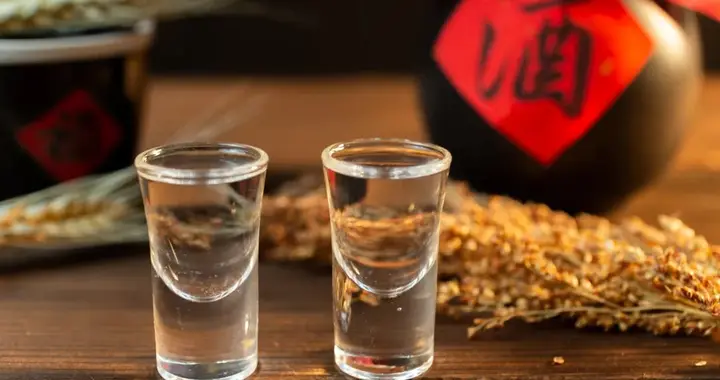 不管你信不信，男性常喝白酒，基本都有如下5个现状，要学会接受