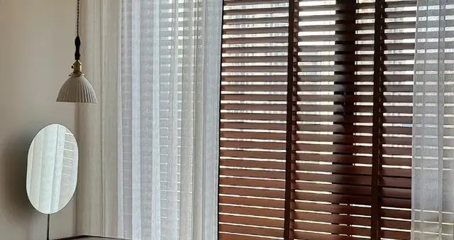 再见了！阳台坚决不装窗帘！看年轻人“新装法”，高级美观护隐私