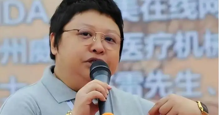 官方亲自发文！公布54岁韩红新身份，侵吞上亿善款早已真相大白