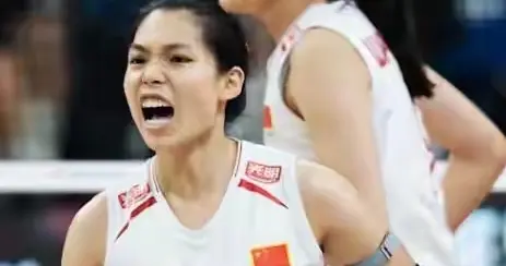 中国女排对阵美国！赵勇和教练组做出以下五个调整，有望3-2晋级