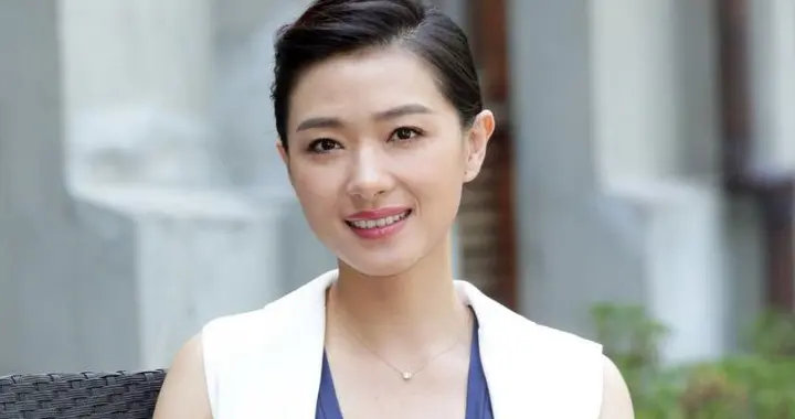 因颜值过高被导演猛烈追求，拒绝后惨遭雪藏，搭档胡歌终逆袭翻红