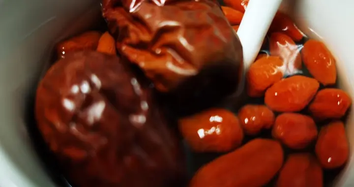 别总想着“大补”！一碗汤、一杯茶，用最温柔的方式爱自己