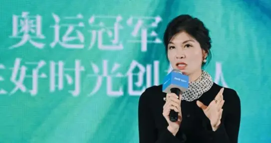 中国53岁奥运冠军近照曝光：端庄优雅判若两人，身家过亿儿女双全