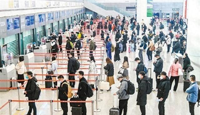 揭秘了！十四亿中国同胞有多少人获得美国绿卡？统计结果超乎想象