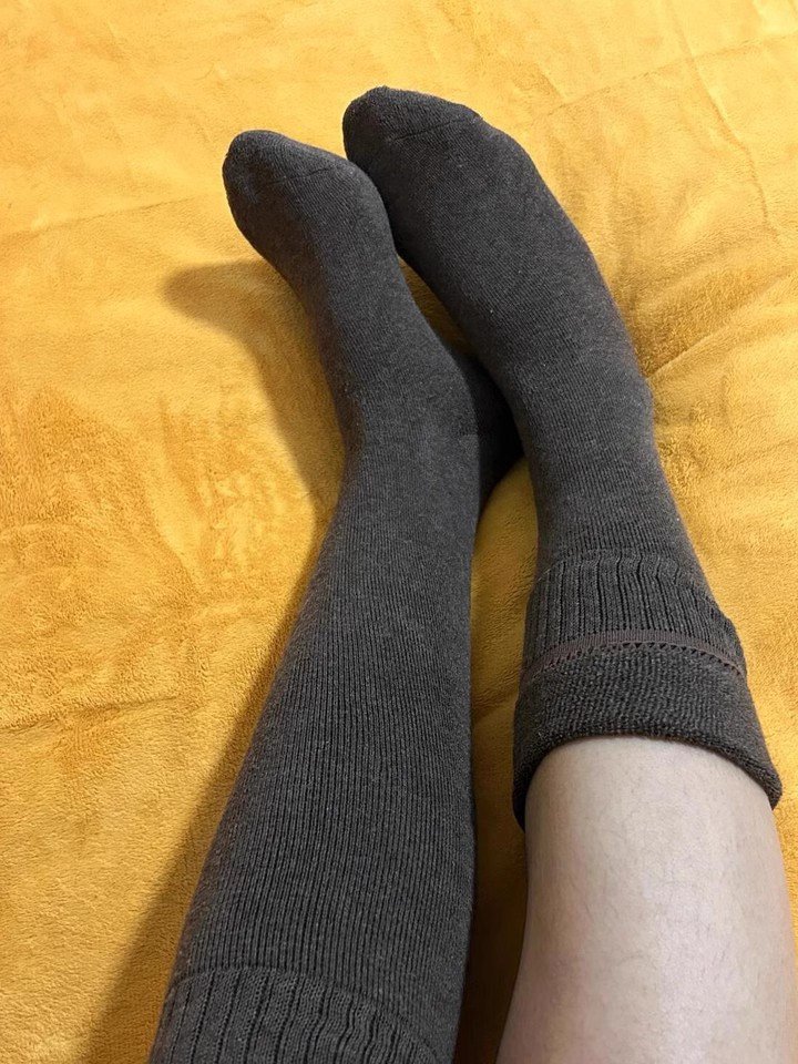 终于找到保暖纯色又好搭衣服的羊毛袜了