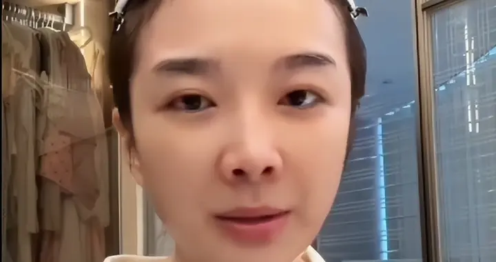王栎鑫前妻曝直播内幕！脸色蜡黄压力大痛哭，称品牌没良心只看钱