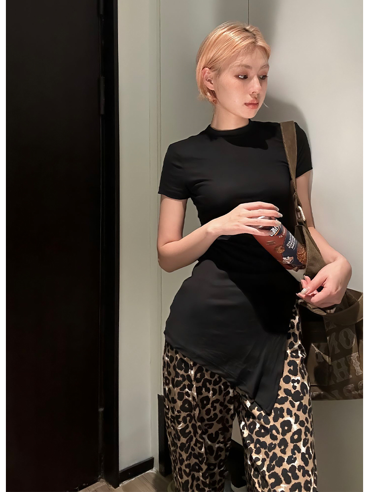 超好看上衣设计感黑色修身显瘦短袖T恤