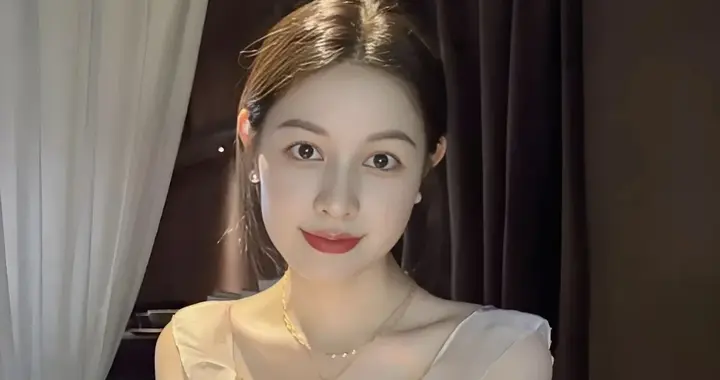 碎花裙衬的人都温柔了~