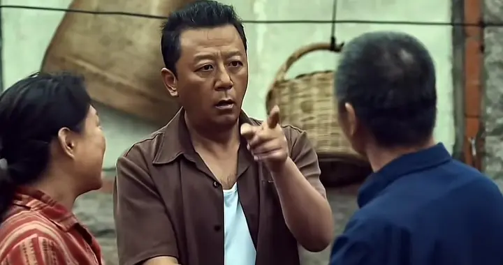 《父母爱情》为何江德福三十年后遥望前妻张桂兰一眼，就病倒了？