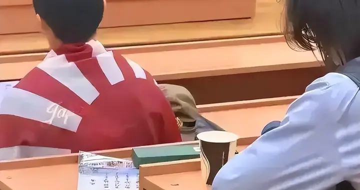 莫大“旭日旗事件”开除文件已下达，中国留学生在追一个公开结果
