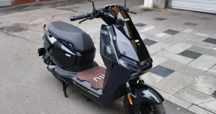 小牛电动车连亏4年！为什么销量增长29%却仍亏损，主要这3大原因