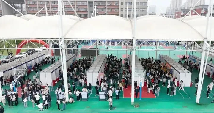 武昌工学院举办2025年校园招聘会