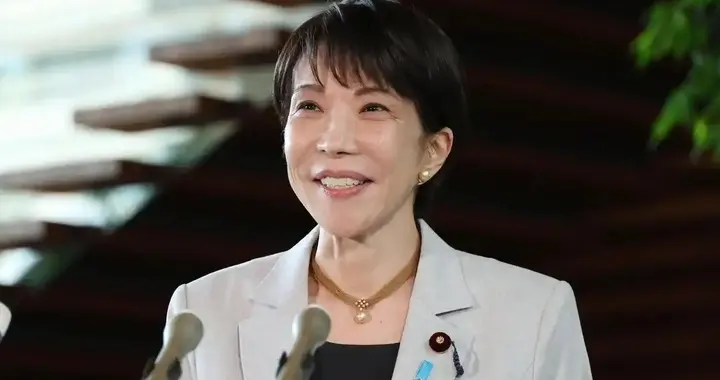 中日历史性一幕发生，日媒叫嚣：高市早苗手上有对付中国的王牌！