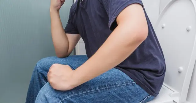 便秘别再乱吃泻药！3种中成药温和调脾胃，从根上解决便秘烦恼