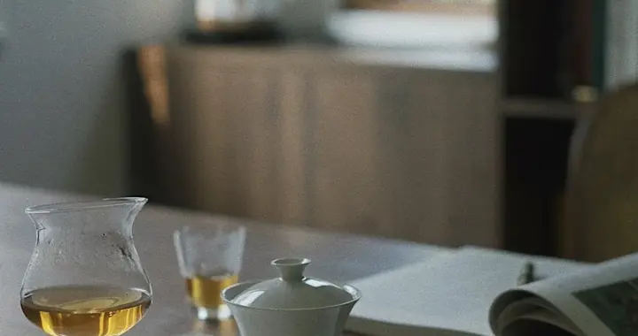大暑午后，一个人喝茶